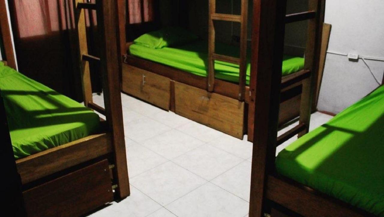 Tiger Hostel Меделин Екстериор снимка