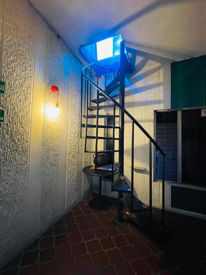 Tiger Hostel Меделин Екстериор снимка